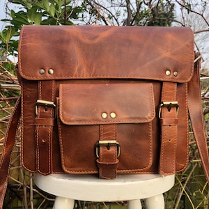 Cartable en cuir de style traditionnel, cartable d'aspect vintage «crunch» de buffle, sac pour iPad en cuir, messager unisexe en cuir véritable, cadeau de la Saint-Valentin