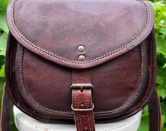 Small rustic leather saddle bag, retro saddle bag, 7”x9”, back to the 70s, traditional brown saddle bag, leather saddle bag for Christmas
