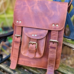 Bolso de cuero rústico para el Día del Padre, bandolera tamaño iPad, bolso con asa superior y bandolera, cartera unisex de cuero con textura de búfalo, comercio justo