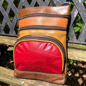 Perfekte Tasche für Urlaubsutensilien, weiche Leder-Fachtasche, recycelte Leder-Organizer-Tasche, 5 Reißverschlusstaschen, Lederumhängetasche