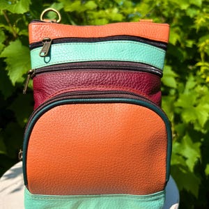 Perfekte Tasche für Urlaubsutensilien, Leder Sommer Festival Tasche, 5 Reißverschluss Fächer, Leder Umhängetasche