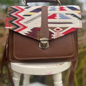 Cadeau unique pour la fête des mères, sac en cuir marron recyclé/tissu aztèque, sac à main avec anse + bandoulière, fabrication éthique, commerce équitable, sac à main zéro déchet
