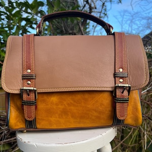 REDUZIERTE - Große einzigartige Beige & Senf Ledertasche, wiederverwendetes nachhaltiges Leder, Griff oben + Schultergurt, ethisch gefertigt