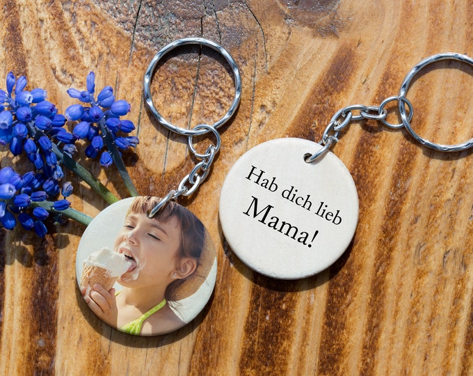 Your photo as a keychain - printed pendant - Ø3.5 cm - Birthday gift - Wooden portrait medallion - with message