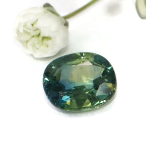 Shiny Blue Green Natural Sapphire Stone Loose Oval Shape 0.81 carat