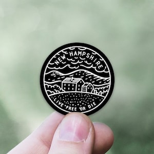 New Hampshire State Motto Round Sticker | Moving to New Hampshire Decal | New Hampshire Souvenir Laptop Sticker | New Hampshire Gift