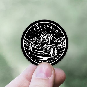 Colorado State Motto Round Sticker | Nil Sine Numine Circle Decal | Colorado Souvenir Laptop Sticker | Denver Colorado Spring Aspen Pueblo