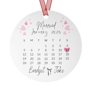 Married Ornament Calendar Gift, Personalized Calendar Ornament Wedding Gift, Custom Wedding Date Anniversary Ornament Calendar Ornament