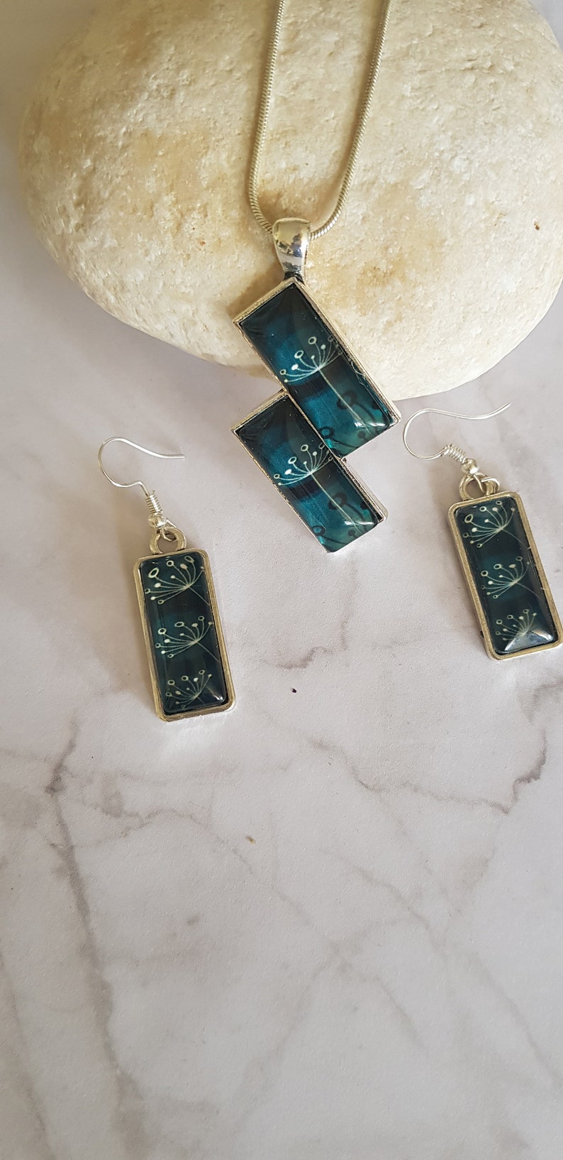 Rectangle glass jewelry pendant and earrings set