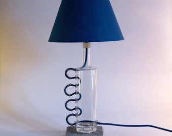 lampe fait à la main, bouteille recyclée, lampe verre, lampe de table, lampe originale, lampe a poser, lampe originale, cadeau, LampaConcept