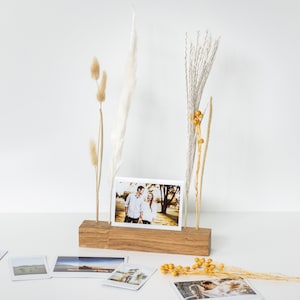 Fotohalter aus Holz mit Trockenblumen, XL, 20cm, Eiche, Instax, Fotoständer, Geschenk, Kartenständer, Kartenhalter, Hochzeit, Geburtstag