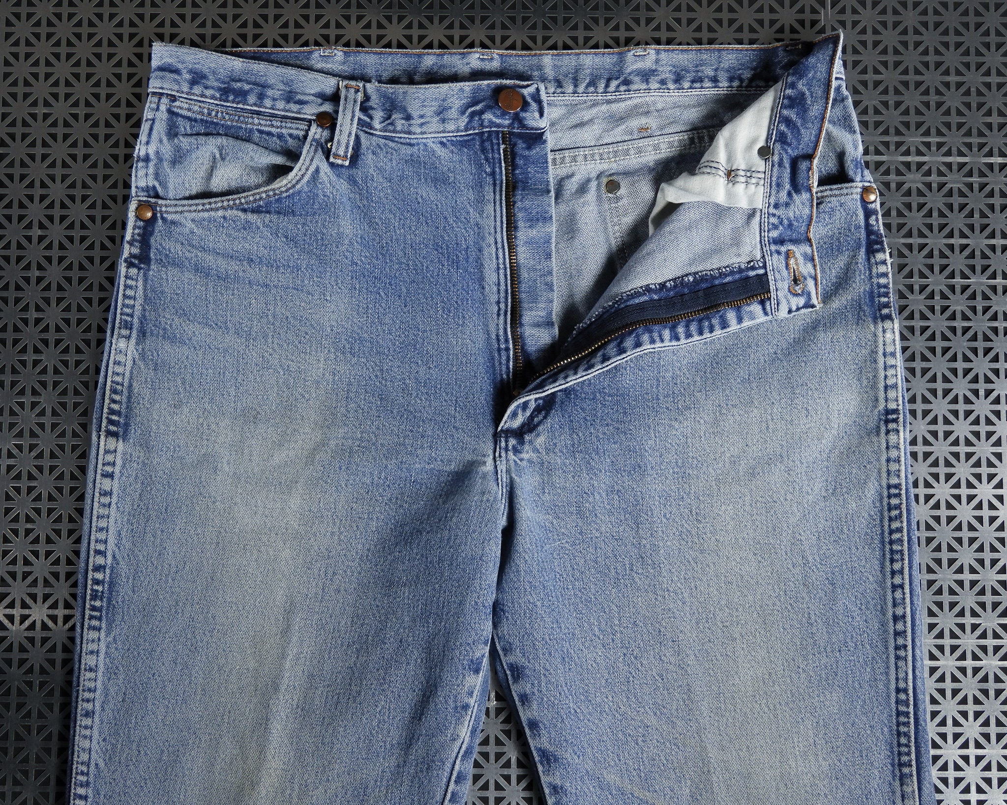 wrangler damage jeans
