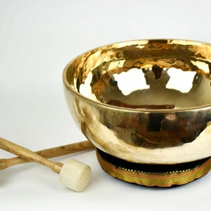 Large singing bowl 5.9 kg 42 cm foot singing bowl handmade from Nepal Bronze for yoga, meditation & relaxation Singing Bowl sound massage