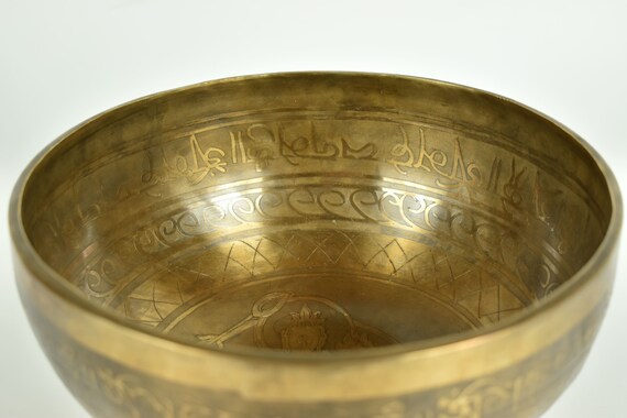 Cuenco Cantor Grabado Buda Meditación 1420 gr 23 cm Hecho a