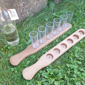 Schnapsglas Servierbrett Schnaps Buttler - Eiche Massiv mit 6 Schnapsgläsern - Shot Board