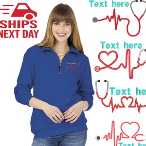 Chaqueta de forro polar de peso medio con cremallera de un cuarto y monograma para enfermera/Chaqueta de forro polar para enfermera/Chaqueta personalizada para mujer con estetoscopio de corazón para enfermera/médico