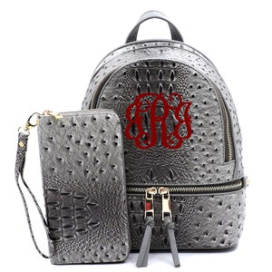 Mochila con monograma de cocodrilo y avestruz / Mochila gris con monograma y billetera / Mochila y billetera de moda / Monedero tipo mochila con monograma