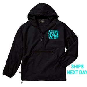 Chaqueta impermeable con monograma de Charles River, impermeable con cremallera de un cuarto y monograma, cortavientos con monograma - Cyber Monday