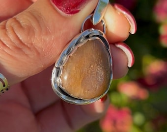 Natural Brilliant Sunstone and Sterling Silver Pendant