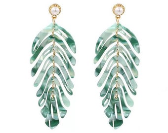 Boucles d'oreilles pendantes en résine (Vert) | Boucles d'oreilles lustre | Boucles d'oreilles vertes | Pendants d'oreilles verts | Boucles d'oreilles pour femmes | Bijoux femme