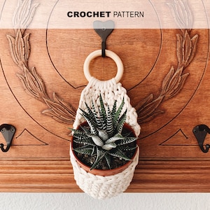 Crochet Pattern // Wall Plant Hanger