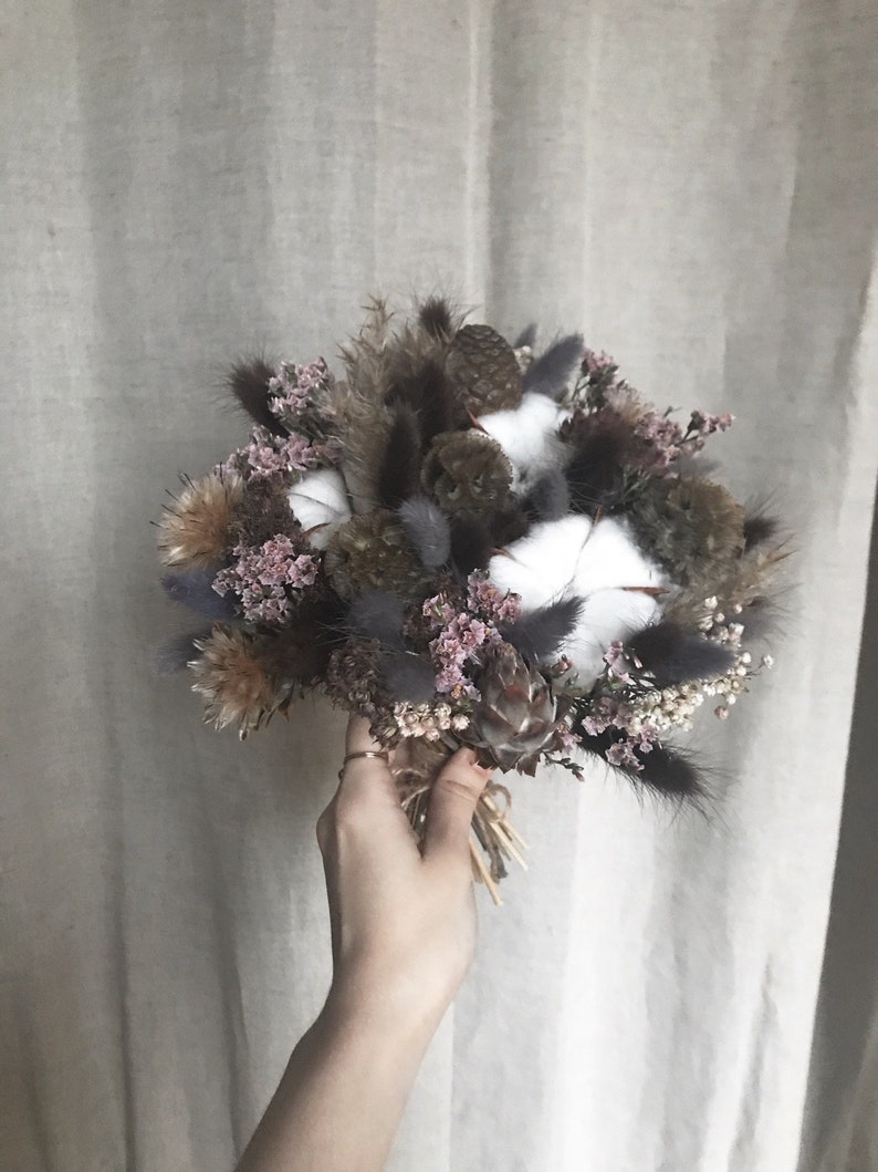 dried flower bouquet