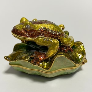 Frog trinket box, animal jewelry box, frog figurine, enameled metal box with Swarovski crystals