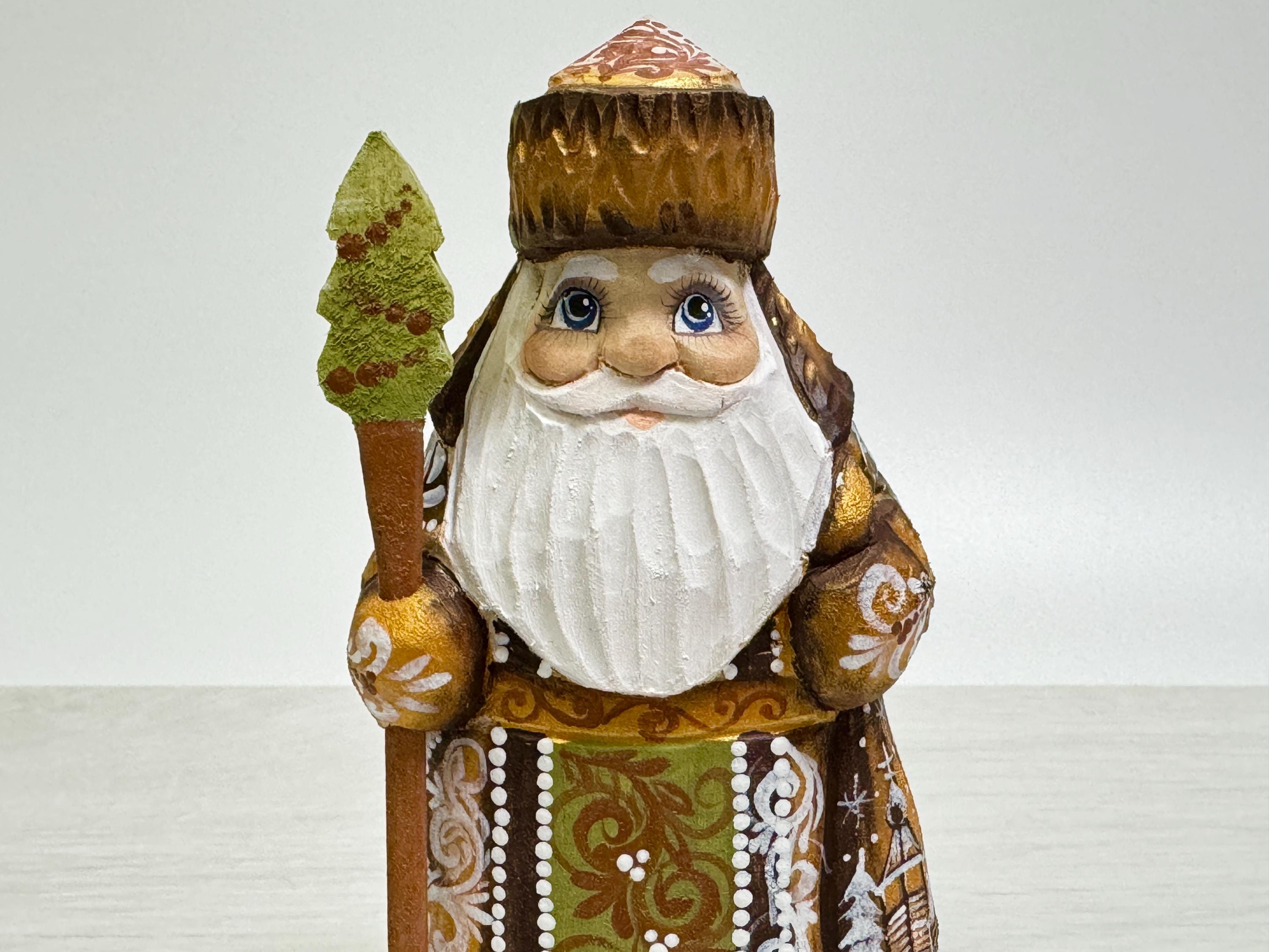 Wooden Santa Claus figurine, hand carved Santa figure, wood carving Father Frost, Ukrainian Christmas gift 6 inches (15 cm)
