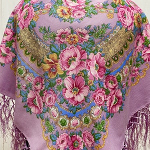 Ukrainischer Schal mit Fransen, Babuschka-Klavier-Boho-Schal, slawischer quadratischer Kopfschal, Blumenstoff