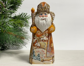 サンタクロース置物　ロシア　木彫り ロシアのサンタクロース、木彫りの置物、手彫りのフィギュア