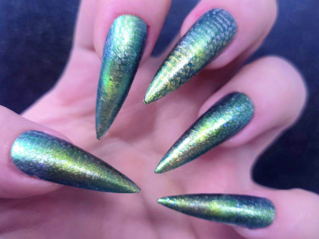 Ombre Snake Skin Press on Nails, Dragon Scale Design, Green and Gold - Etsy