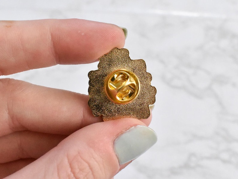 Pins "Lo desempaquetaré en terapia" - Pin divertido sobre salud mental para mochila - Pin esmaltado para ansiedad o depresión - Lindo accesorio - Regalos para personas con TDAH imagen 2