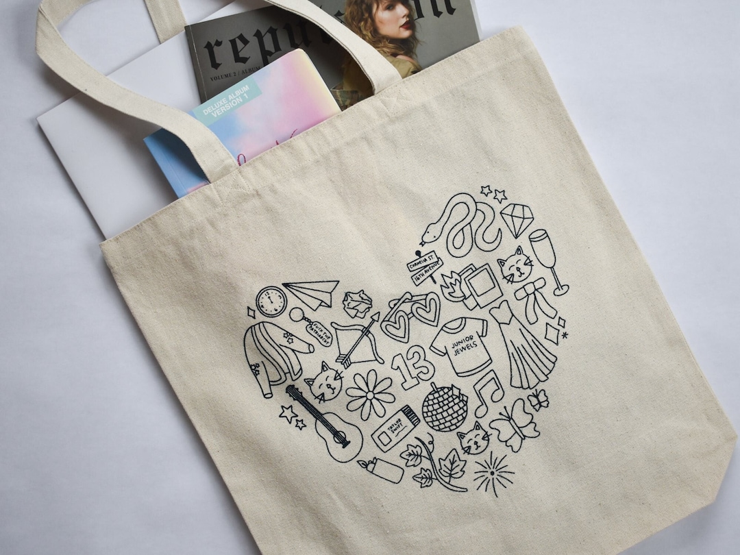 swiftie-heart-tote-bag-cute-taylor-swift-accessories-eras-tour-merch