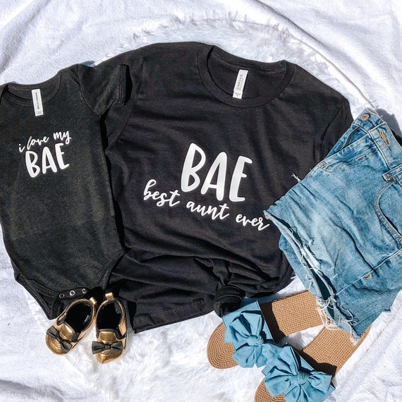 matching aunt and baby outfits