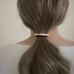 Thin bar geometric hair tie in gold or silver | Minimalist ponytail elastic hair holder | Fashionable and stylish hair ties hair jewelries