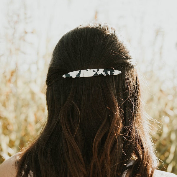 Barrette à cheveux noire en écaille de tortue blanche | Longue barrette à cheveux style barrette en acétate | Accessoires pour cheveux simples et minimalistes en acrylique