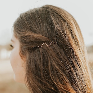 Minimalist thin wavy gold hair pin hair clip