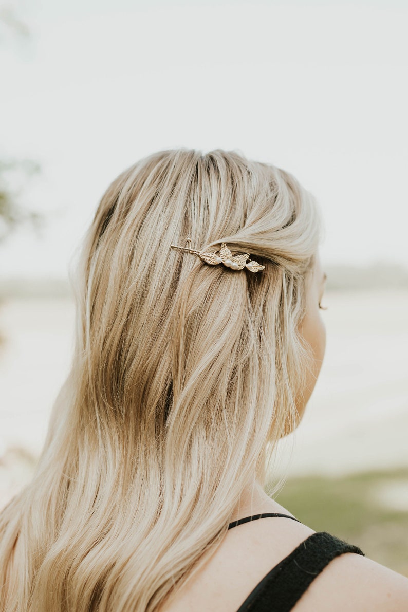 Laurel Leaves Pearl Bead Hair Clip image 3