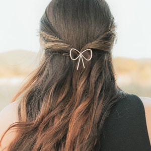 Minimal bow-shaped hair clip hair accessories |  Everyday cute simple hair jewelry