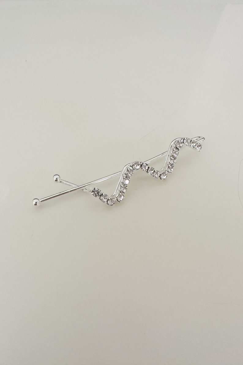 Dainty faux diamond wavy bobby pin for women's hair accessories image 6