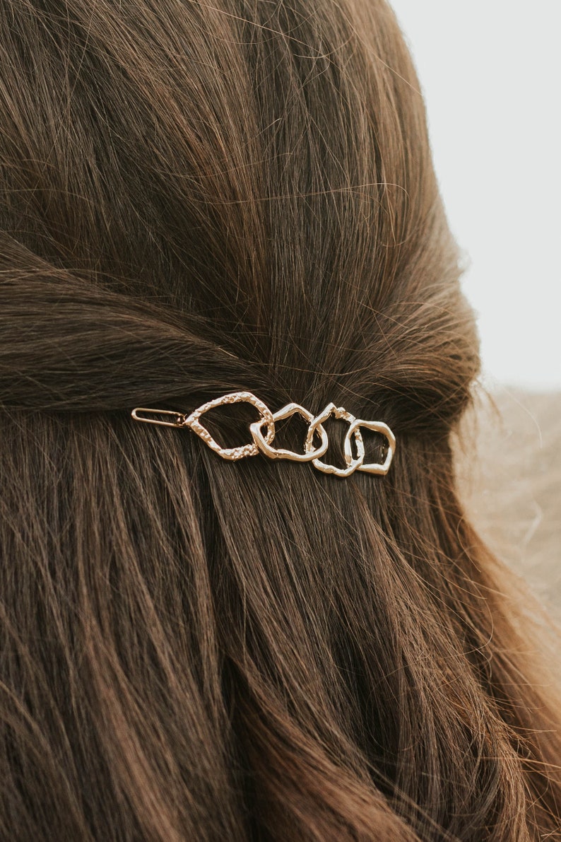 Minimalist four-ring hair clip, Gold or silver metal hair clip, Simple chain irregular circles hair clip hair accessories hair barrette image 2