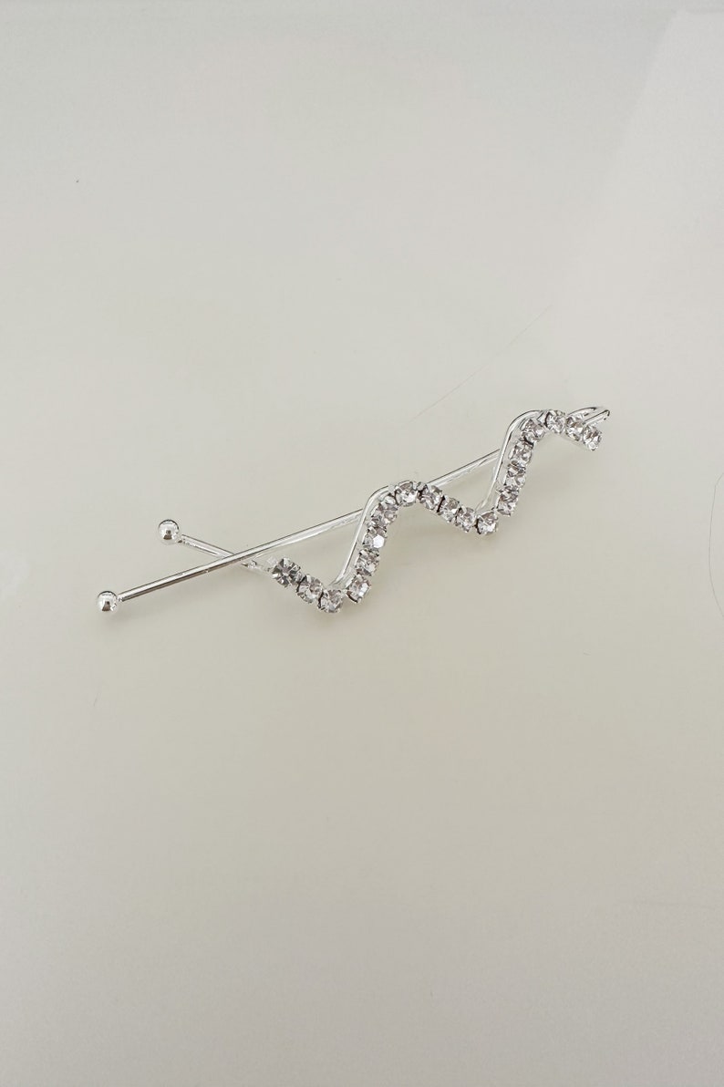 Dainty faux diamond wavy bobby pin for women's hair accessories image 9