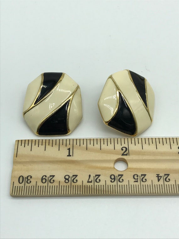 Your Choice of 1 Pair of Vintage Clip-on Earrings… - image 7