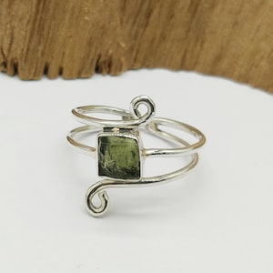 925 Sterling Silver | 100% NATURAL MOLDAVITE GEMSTONE | Gifts for Her | Lovely Shank Style Ring | Silver Moldavite Ring | 5-6 mm Size Stone