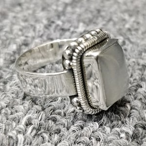 Lucifer Morningstar Rings 925 Sterling Silver Chloe Decker Ring Cat&#39;s Eyes Ring White Monalisa Gemstone Lucifer&#39;s Ring Handmade UNISEX Ring