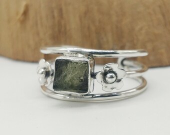 Wunderschöner NATÜRLICHER MOLDAVIT EDELSTEIN | 925 Sterling Silber | Geschenke für Sie | Schöner verstellbarer Ring | Moldavit Ring | 5-6 mm Quadratische Form
