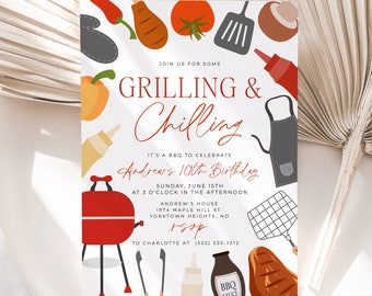 Puede incluir: Una invitación blanca con texto rojo y negro para una barbacoa de cumpleaños número 10. La invitación presenta ilustraciones de herramientas para asar, comida y una parrilla. El texto dice "Únete a nosotros para un poco de Asado y Relax. Es una barbacoa para celebrar el cumpleaños número 10 de Andrew. Domingo 15 de junio a las 3 de la tarde. Casa de Andrew 1974 Maple Hill St. Yorktown Heights, ND. RSVP a Charlotte al (555) 555-1212."