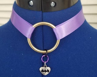 Batgirl ribbon collar