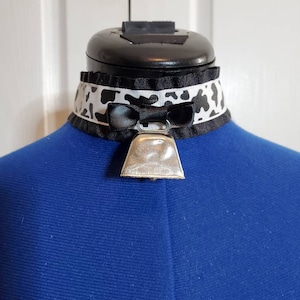 Cowprint ribbon cowbell choker collar