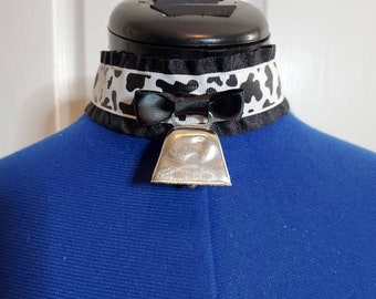 Cowprint ribbon cowbell choker collar